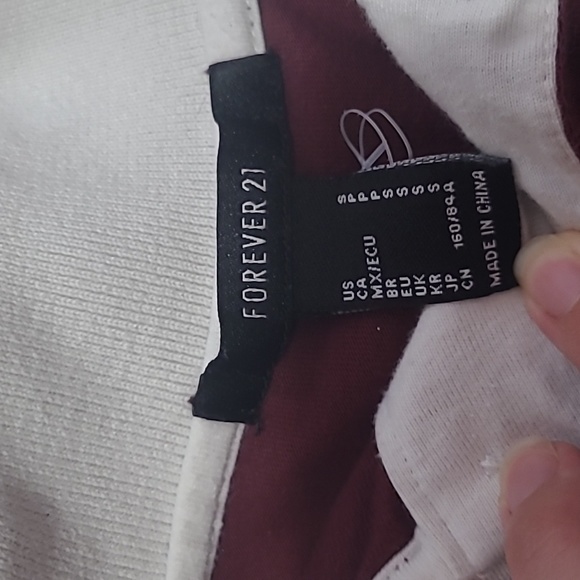 New York City Crop Top with Collar - Picture 3 of 3